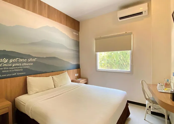 Front One Hotel Airport Solo